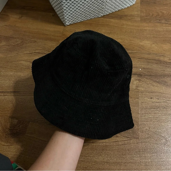 H&M bucket hat - Picture 9 of 10